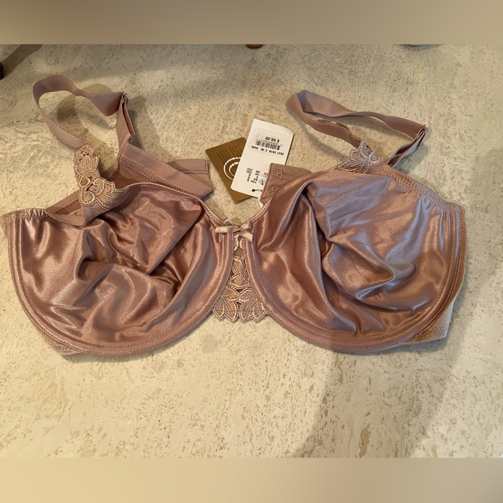 Chantelle plus size bra